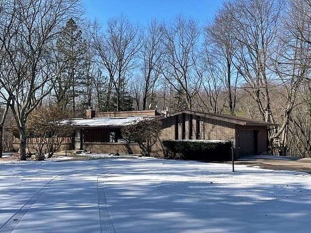1st image of 112132 OLD SUGARBUSH LANE