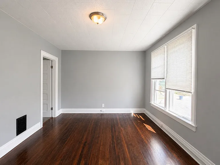 80 Dewitt St #2 — Photo 3