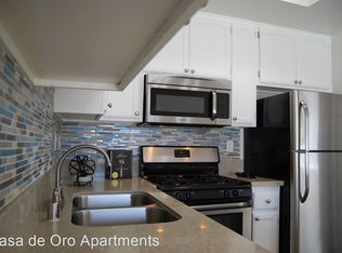 321 Avocado St APT R, Costa Mesa, CA 92627