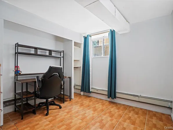 65-36 Metropolitan Avenue image 14 of 33