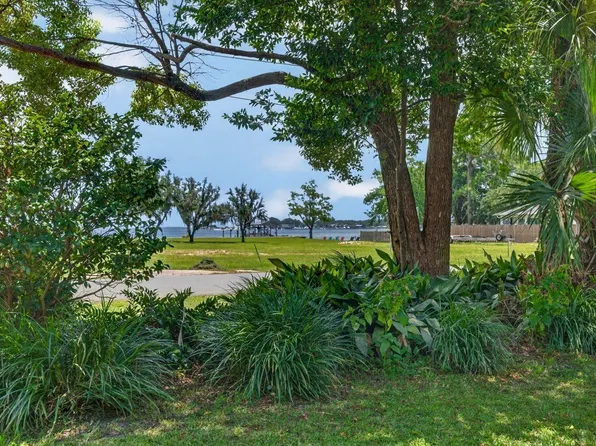 284 Beachview Dr, Fort Walton Beach, FL 32547