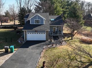 12189 N Cedarview Dr, Mooresville, IN 46158