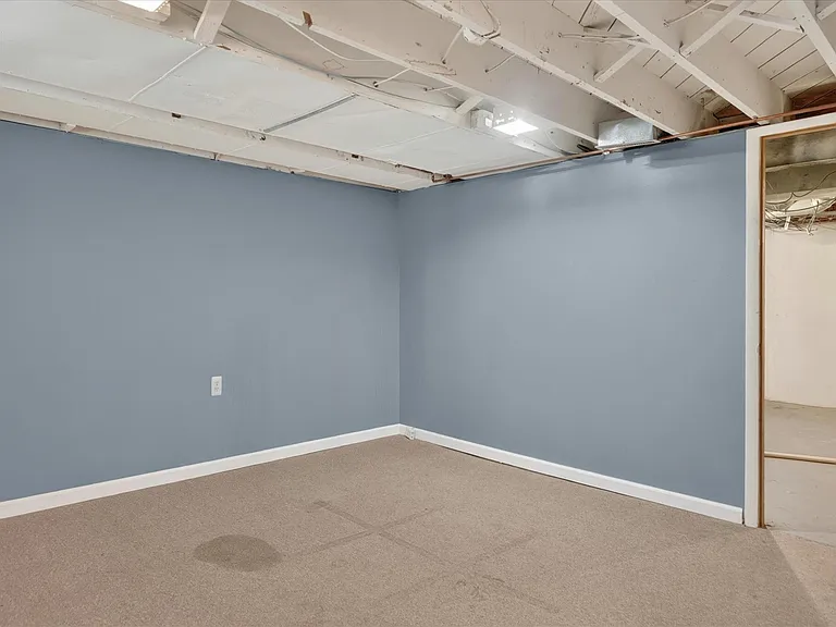3284 Coolidge Hwy — Photo 26