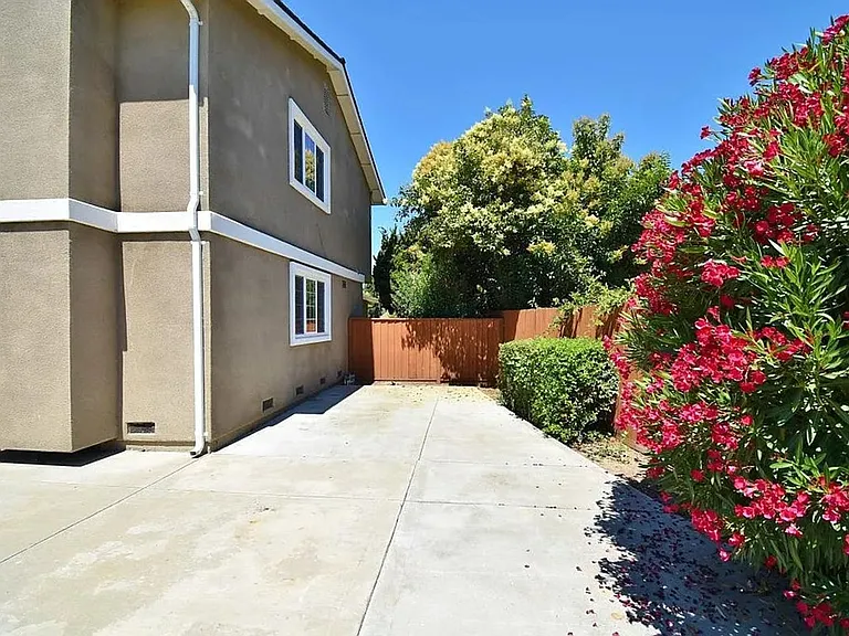 3941 Cosmic Pl — Photo 12