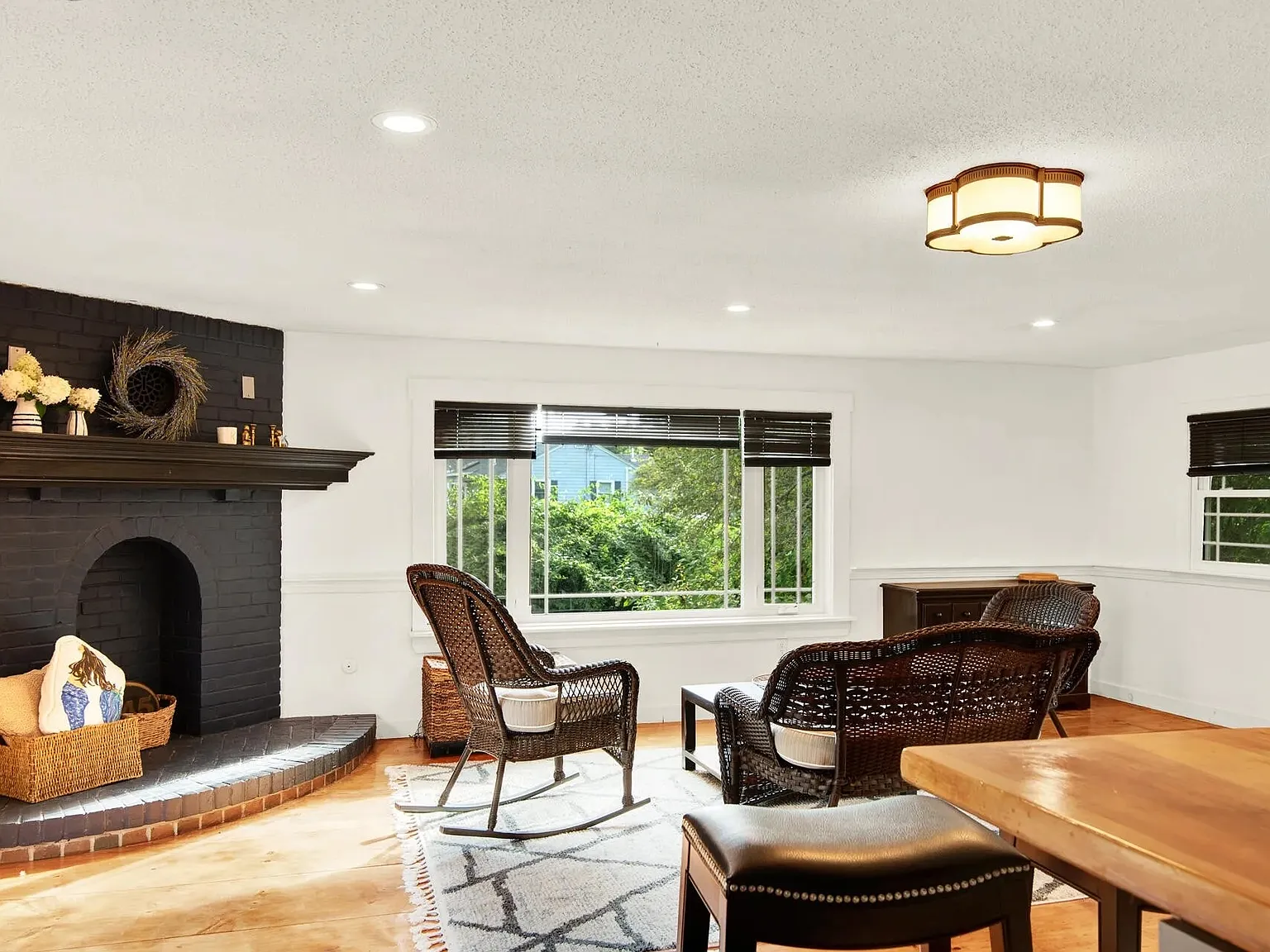 2 bed, 1848 sqft, $3,000 — Photo 4