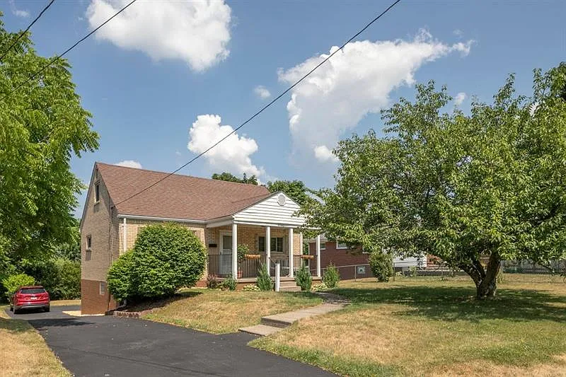 4745 Lolly Dr photo 1