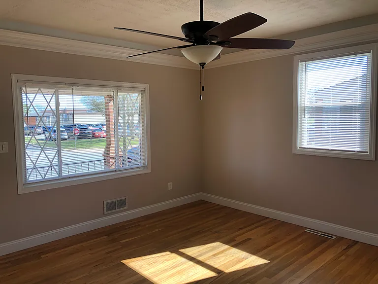 1760 Langport Ave — Photo 6