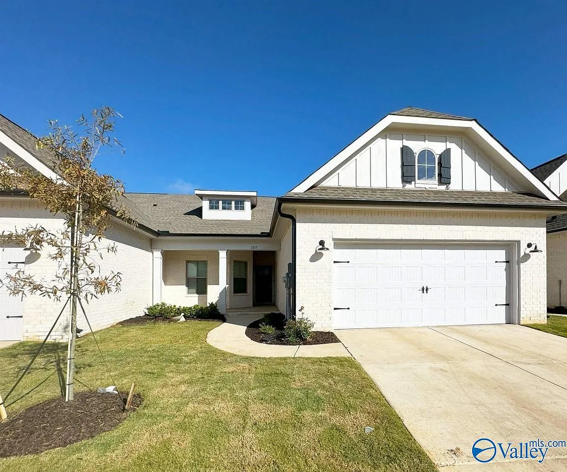 3 bed, 2.0 bath, 1850 sqft, $2,100 — Photo 1