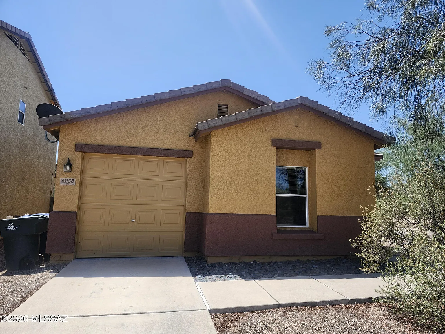 2 bed, 1.0 bath, 1004 sqft, $1,600 — Photo 1