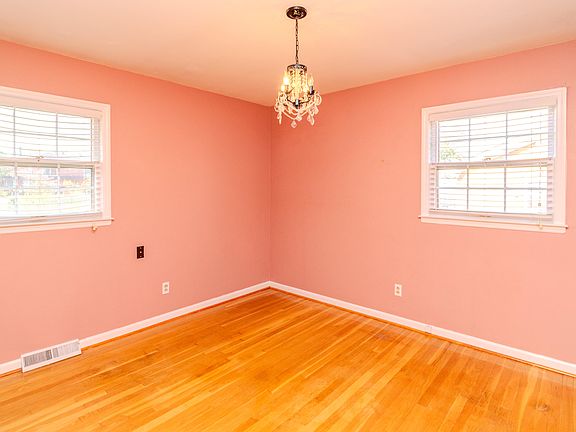 5th image of 1724 Wyatt Pkwy
