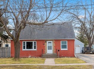 933 Plank Rd, Menasha, WI 54952