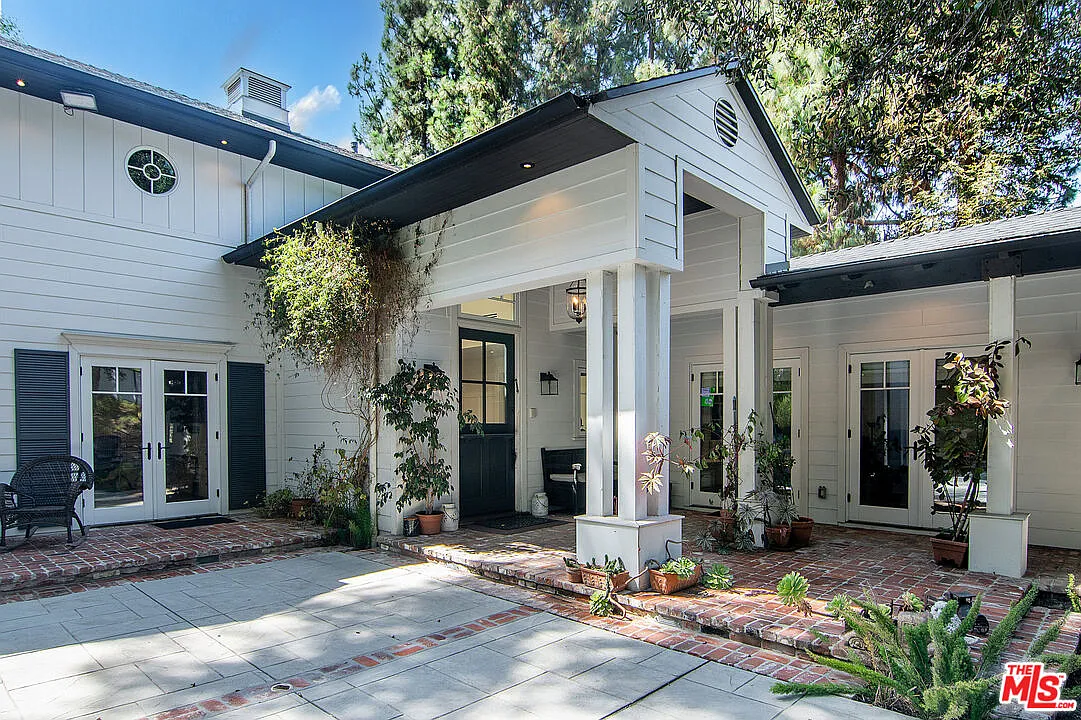 4 bed, 4.5 bath, 3449 sqft, $20,000 — Photo 4