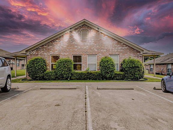 2nd image of 8950 Mansion Creek Cir #8950
