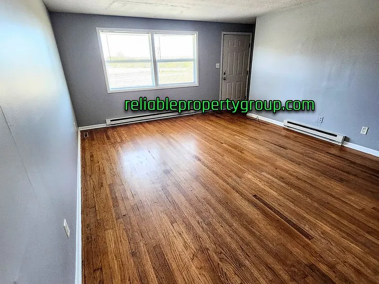 10737 Old Decatur Rd — Photo 3