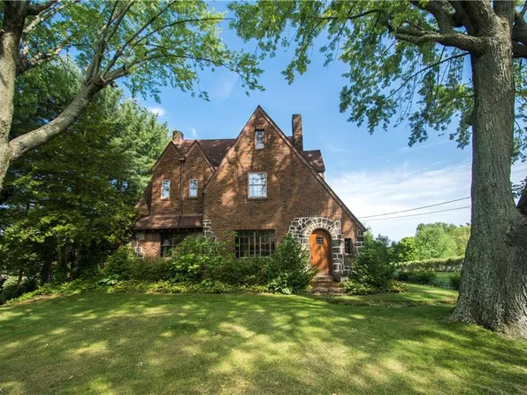 6209 Columbus Rd, Louisville, OH 44641