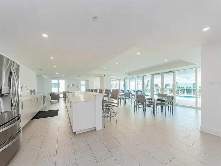 15 Avalon St #401 — Photo 30