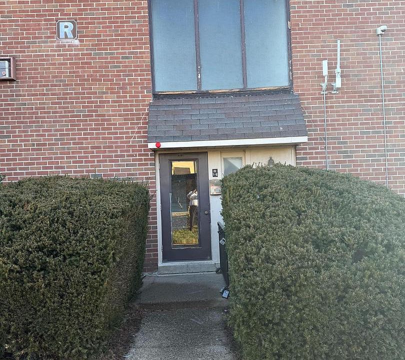 1st image of 100 E Glenolden Ave APT R12