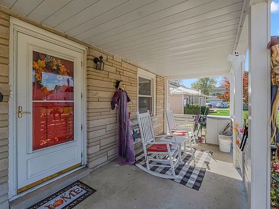 4th image of 1575 Glenn Ave