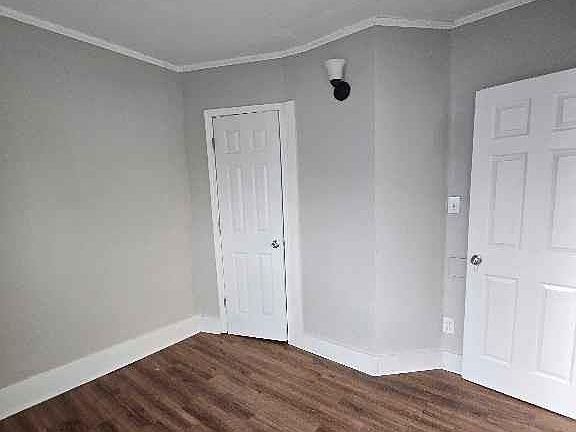 3rd image of 604 S Market St