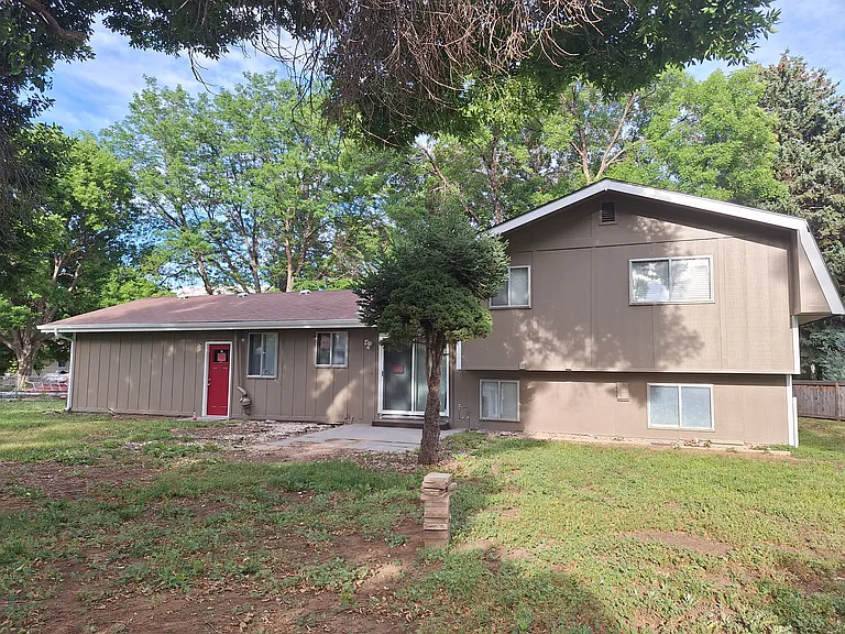 Stover Cir — Photo 15
