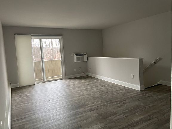 5th image of 709 Burdeck St #8
