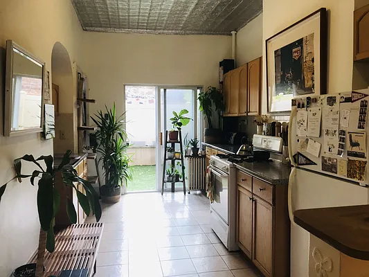 Rented by Francis Castoria LREB | media 11