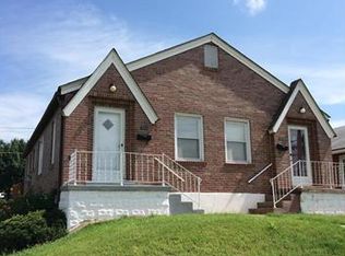 7031 Heege Rd, Saint Louis, MO 63123