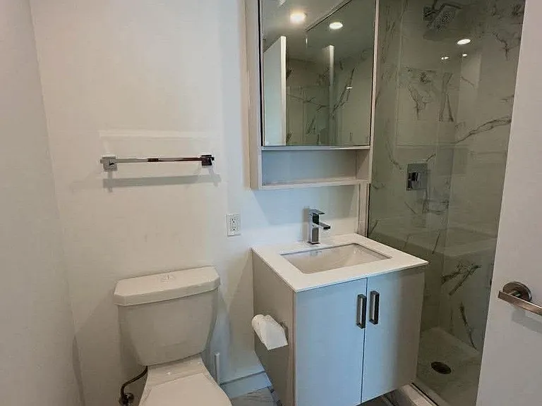 88 Queen St E #2709 — Photo 8