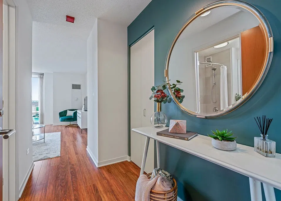 1 bed, 605 sqft, $2,342 — Photo 1