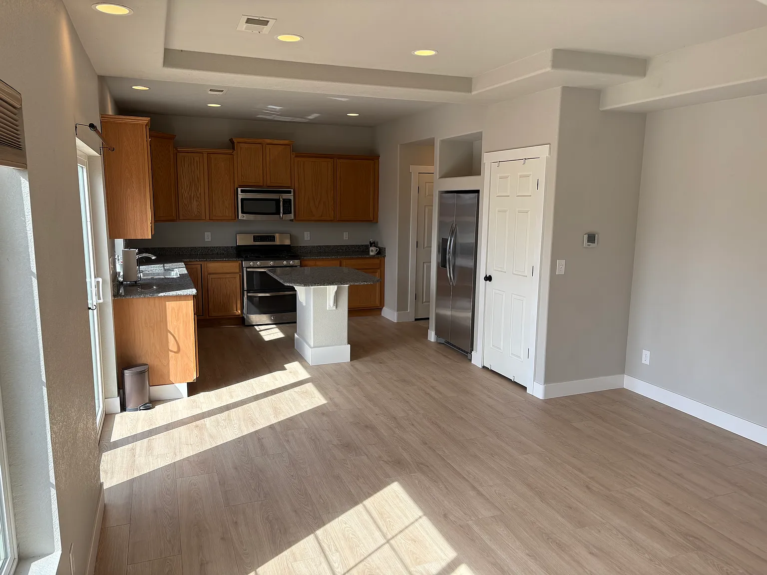 3 bed, 1655 sqft, $2,600 — Photo 3