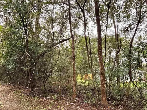 0 Limit St, Milton, FL 32583