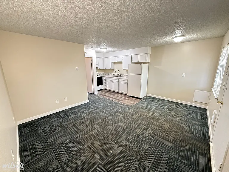 702 N 2nd St — Photo 3