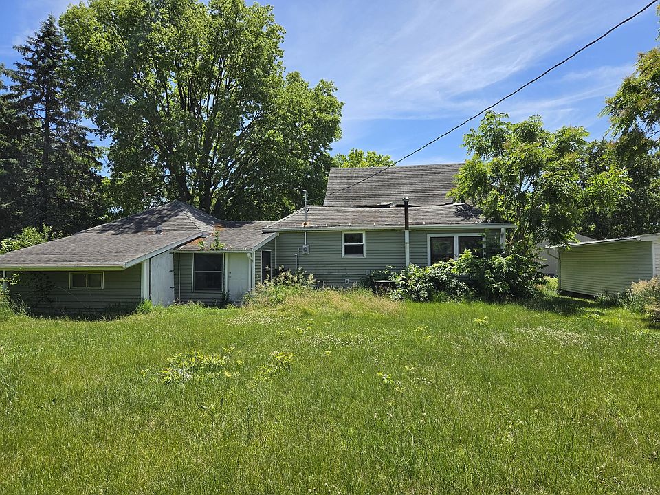 2nd image of 907 Ross Ave