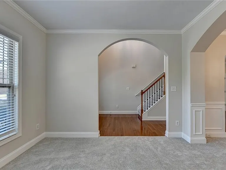 522 Suwanee Oaks Dr — Photo 10