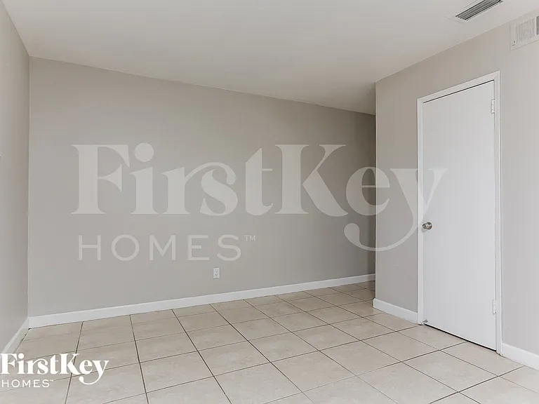 3611 NW 36th St — Photo 12