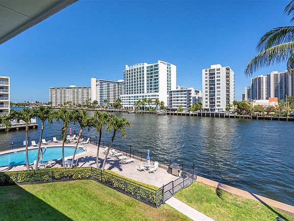 3rd image of 2895 NE 32 Street #306