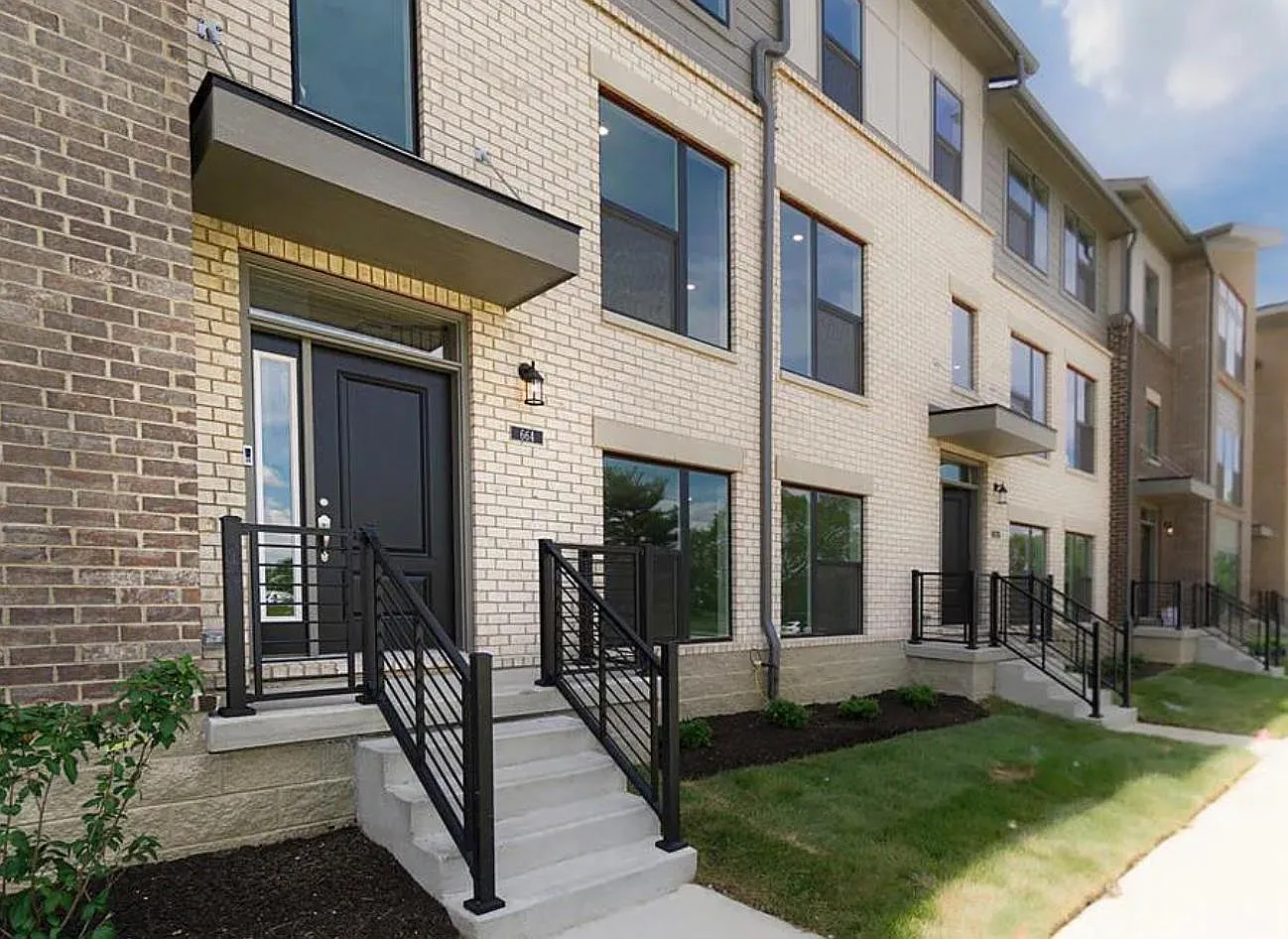 3 bed, 2073 sqft, $2,500 — Photo 1