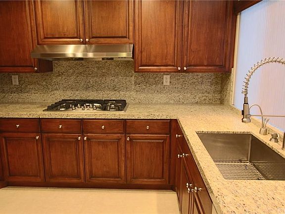 4th image of 29732 Michelis St