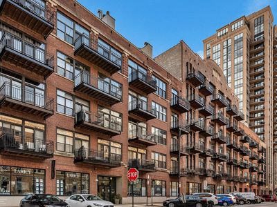 375 W Erie St APT 513, Chicago, IL, 60654