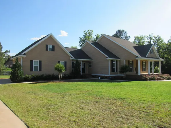 106 Sweetwater Dr, Thomasville, GA 31757