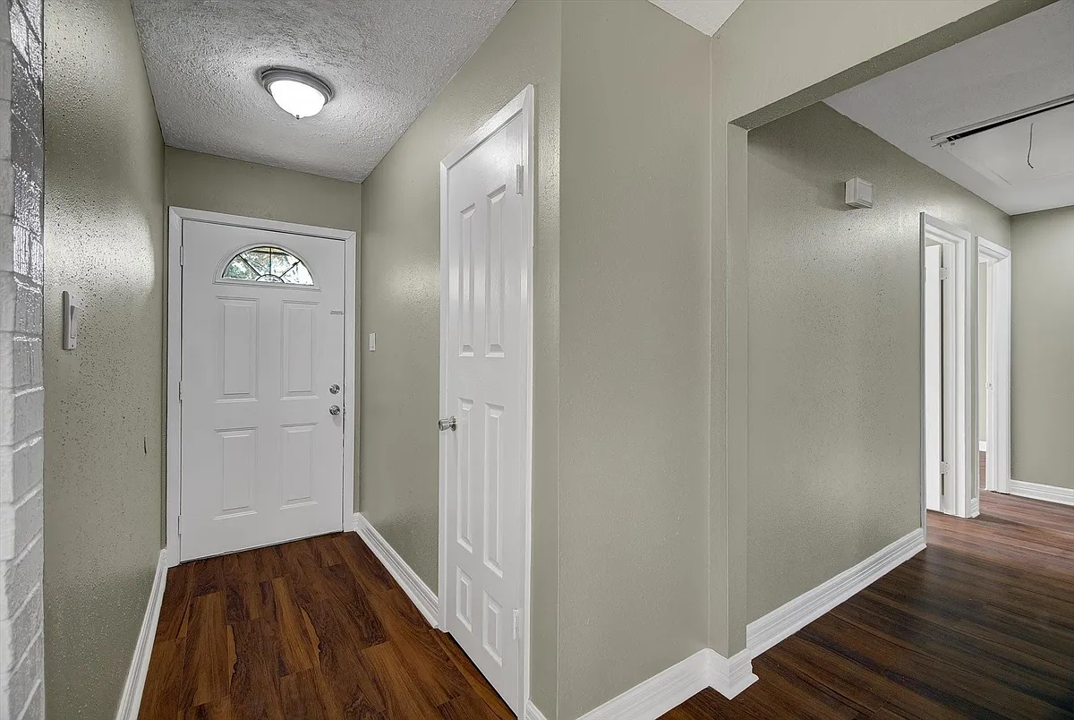Building Photo - 6315 Rustygate Dr