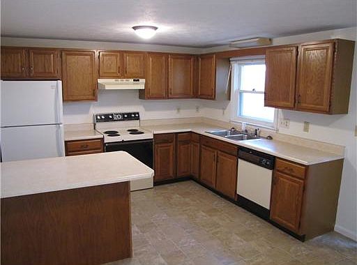 2nd image of 7 Applewood Dr
