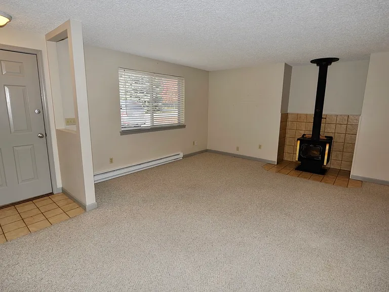9972 N Hillview Dr — Photo 15