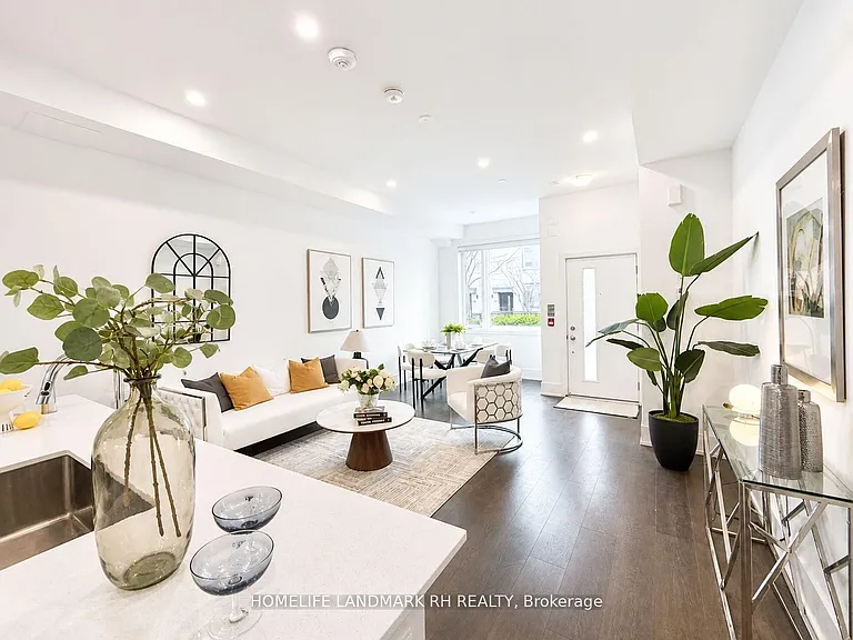 270 Davenport Rd #Townhouse 6 — Photo 4