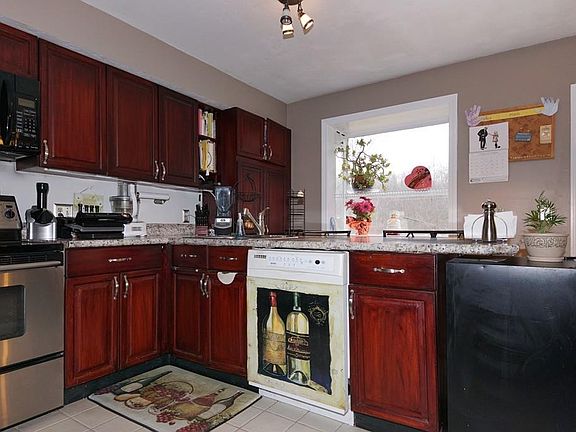 5th image of 59 Brookdale Cir #59