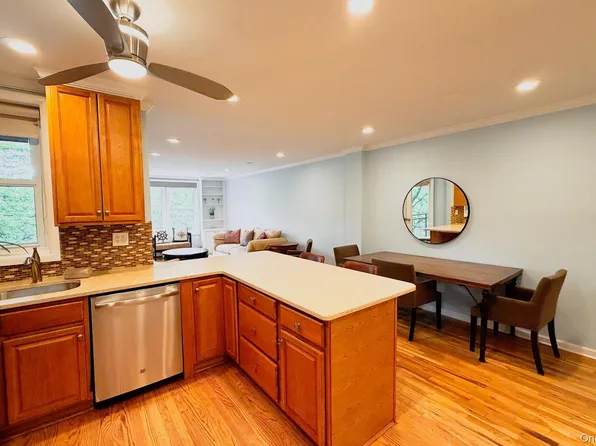 42-30 Douglaston Parkway #5L, Douglaston, NY 11363