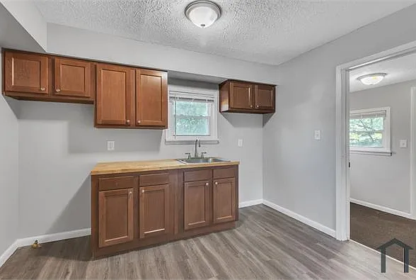 3 bed, $1,450 — Photo 4