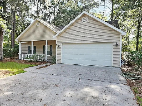 61 Francis Marion Cir, Beaufort, SC 29907