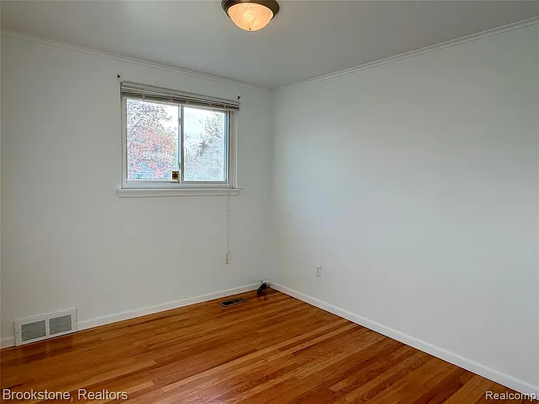 8912 Ardel Dr — Photo 15