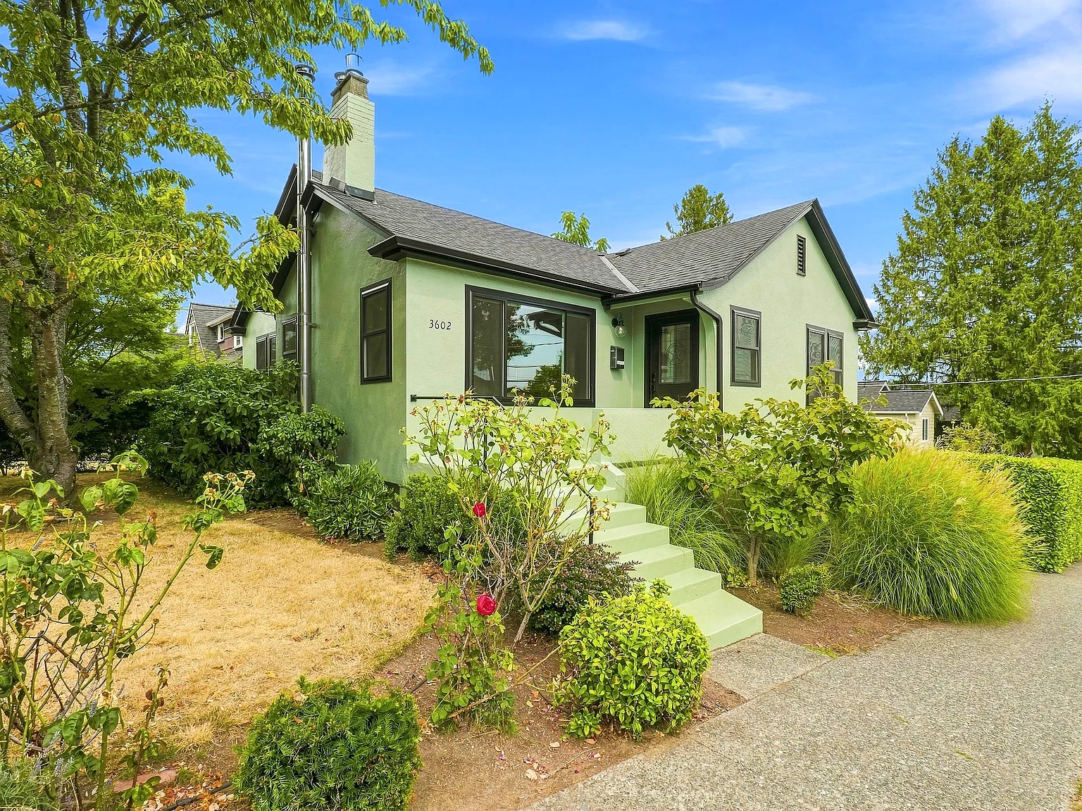 3 bed, 1880 sqft, $4,900 — Photo 1